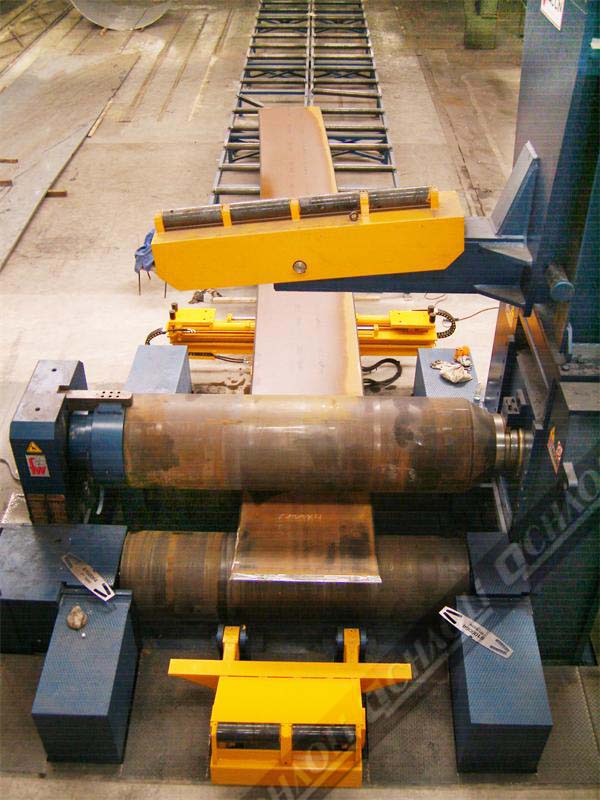 W11X三輥水平下調(diào)式卷板機(jī)